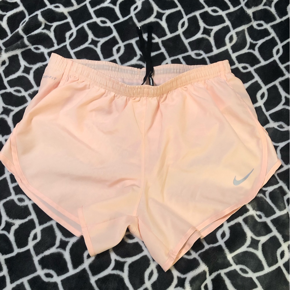 Nike Women's Light Pink (peach) Athletic Shorts~ NWOT